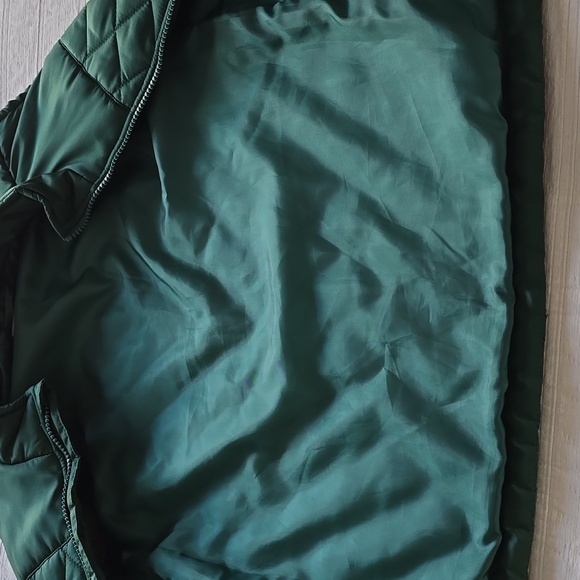 Crown & Ivory Quilted Vest | Forest Green | Diamond Stitch | Boys Size M - Picture 5 of 11